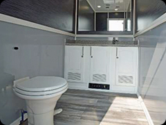 Executive-Restroom-Trailer-Inside2