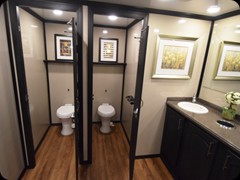 Black_Tie_Womens_Stalls